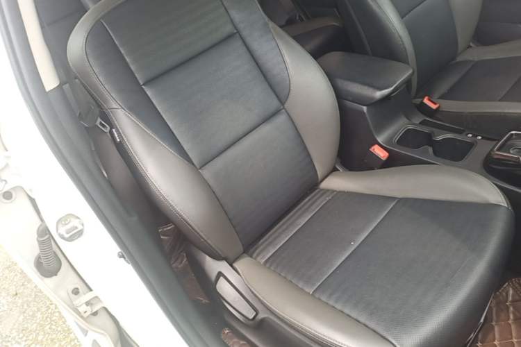 Used Kia Sportage R 2019 2.0L Automatic Smart Luxury Edition Right Front Seat