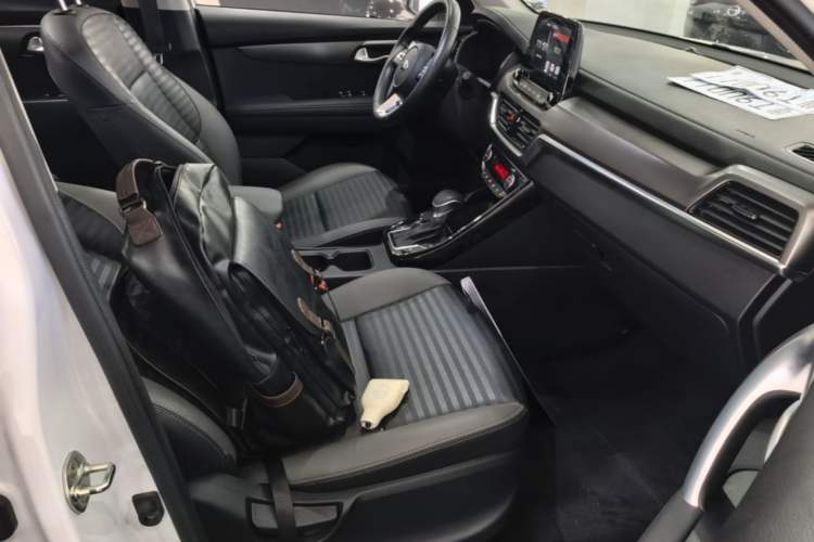 Used Kia Sportage R 2019 2.0L Automatic Smart Luxury Enhanced Edition Right Front Seat