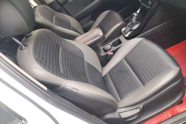 Used Kia Sportage R 2019 2.0L Automatic Smart Luxury Edition Right Front Seat