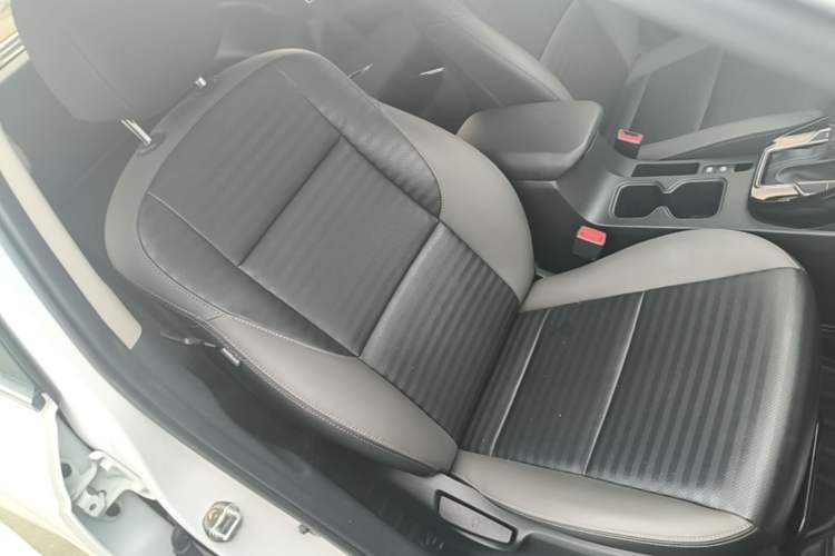 Used Kia Sportage R 2019 2.0L Automatic Smart Luxury Edition Right Front Seat