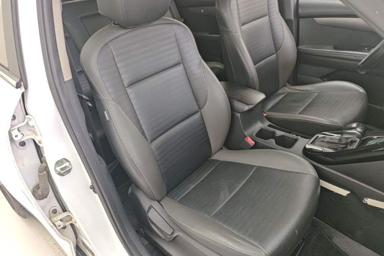 Used Kia Sportage R 2019 2.0L Automatic Smart Luxury Edition Right Front Seat