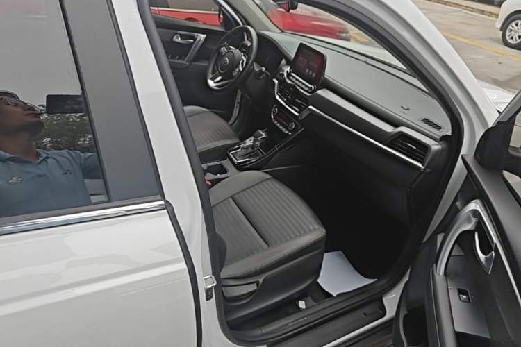 Used Kia Sportage R 2019 2.0L Automatic Smart Luxury Edition Right Front Seat