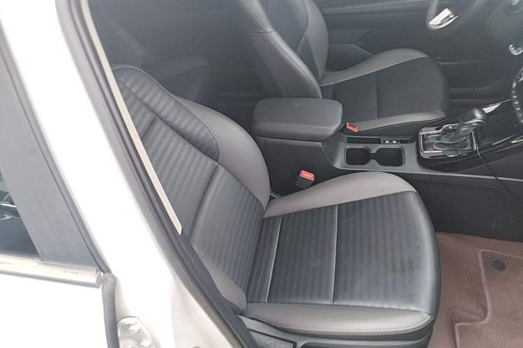 Used Kia Sportage R 2019 2.0L Automatic Smart Luxury Edition Right Front Seat