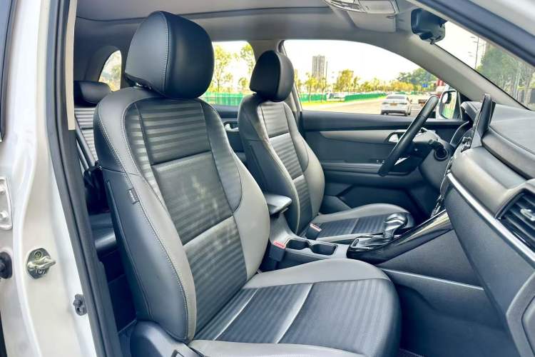 Used Kia Sportage R 2019 2.0L Automatic Smart Luxury Edition Right Front Seat
