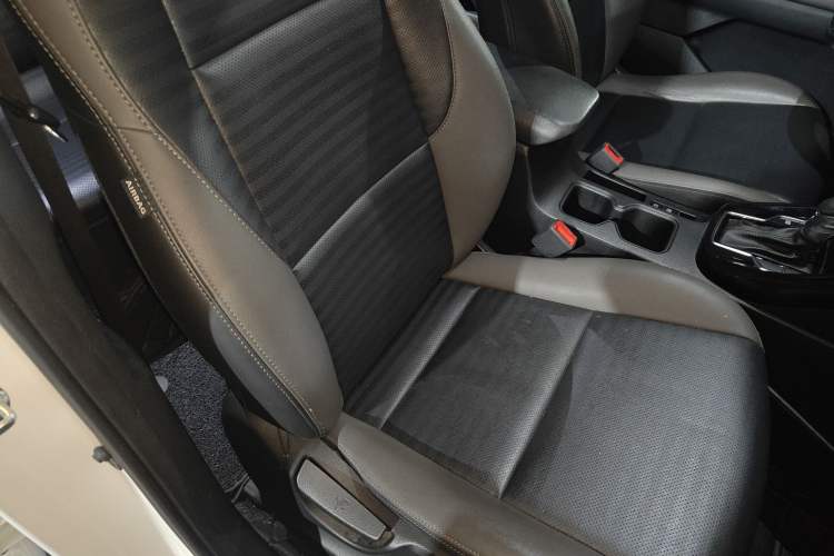 Used Kia Sportage R 2019 2.0L Automatic Smart Luxury Edition Right Front Seat