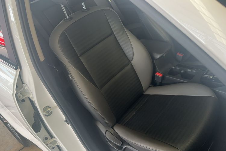 Used Kia Sportage R 2019 2.0L Automatic Smart Luxury Edition Right Front Seat