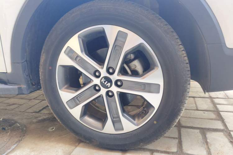 Used Kia Sportage R 2019 2.0L Automatic Smart Luxury Edition Right Front Wheel Hub