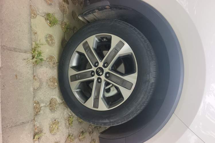 Used Kia Sportage R 2019 2.0L Automatic Smart Luxury Edition Right Front Wheel Hub
