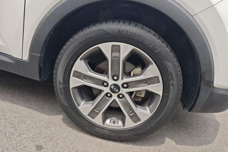 Used Kia Sportage R 2019 2.0L Automatic Smart Luxury Edition Right Front Wheel Hub