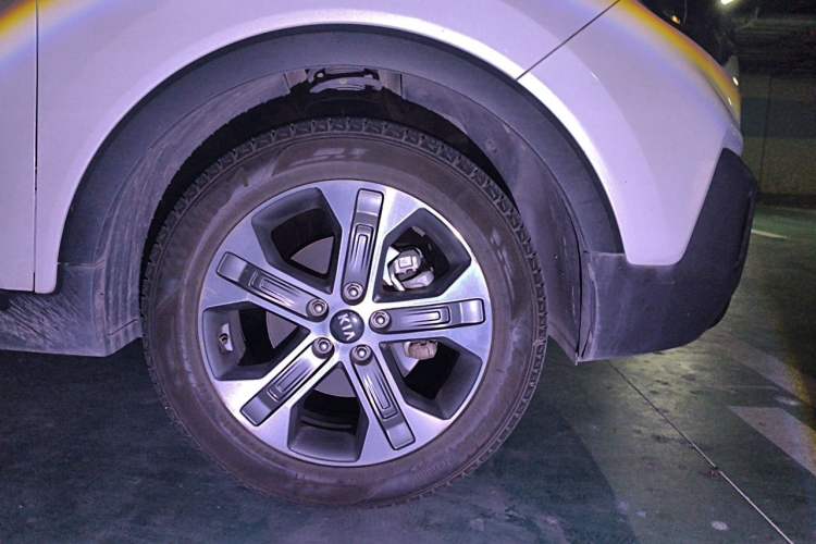 Used Kia Sportage R 2019 2.0L Automatic Smart Luxury Edition Right Front Wheel Hub