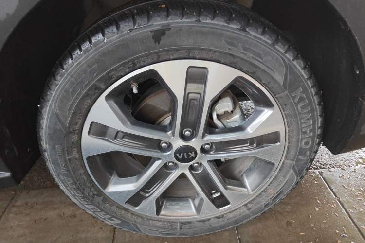 Used Kia Sportage R 2019 2.0L Automatic Smart Luxury Edition Right Front Wheel Hub
