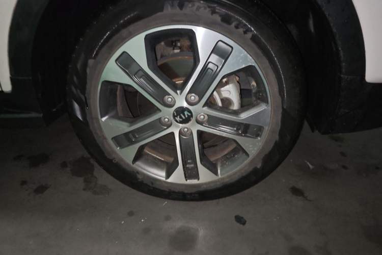 Used Kia Sportage R 2019 2.0L Automatic Smart Luxury Edition Right Front Wheel Hub