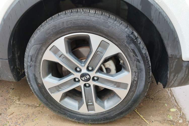 Used Kia Sportage R 2019 2.0L Automatic Smart Luxury Edition Right Front Wheel Hub