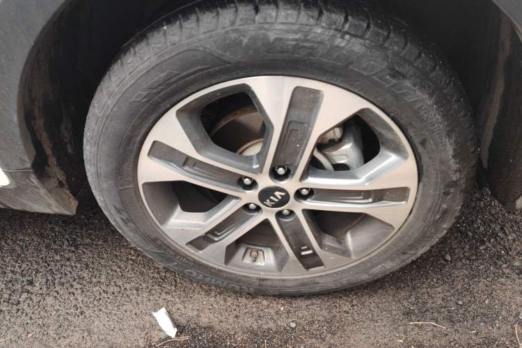 Used Kia Sportage R 2019 2.0L Automatic Smart Luxury Edition Right Front Wheel Hub