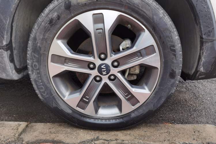 Used Kia Sportage R 2019 2.0L Automatic Smart Luxury Edition Right Front Wheel Hub