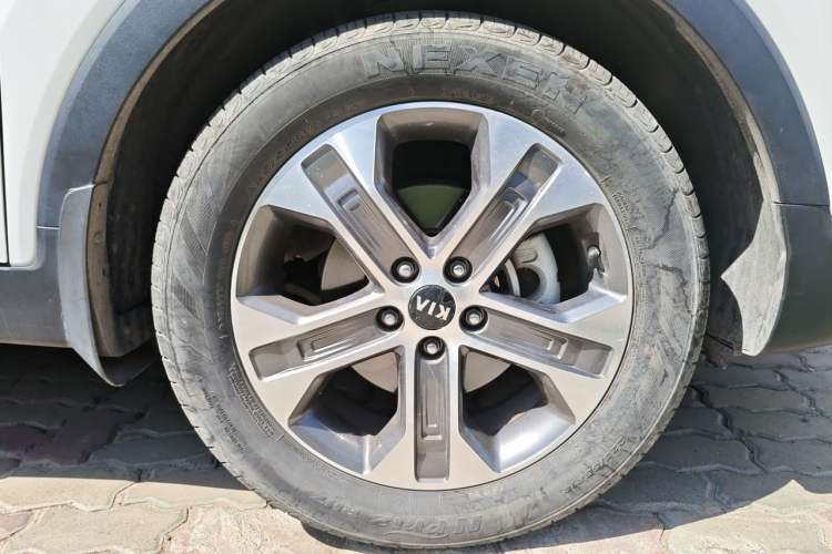 Used Kia Sportage R 2019 2.0L Automatic Smart Luxury Edition Right Front Wheel Hub
