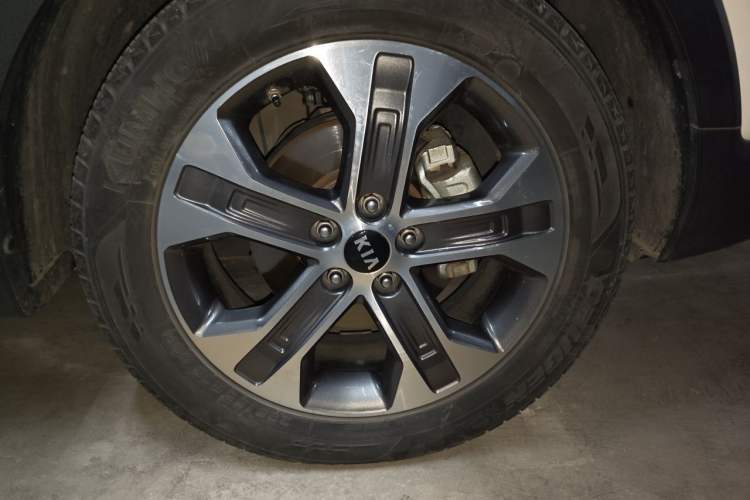 Used Kia Sportage R 2019 1.4T DCT Smart Luxury Edition GLS Right Front Wheel Hub
