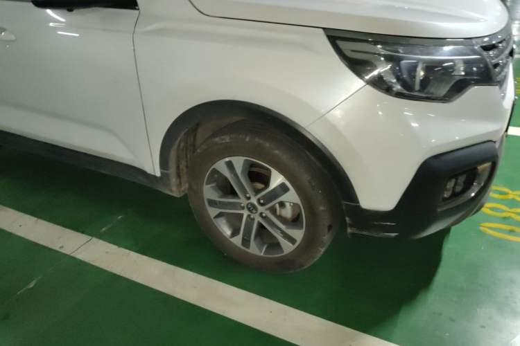 Used Kia Sportage R 2019 2.0L Automatic Smart Luxury Edition Right Front Wheel Hub