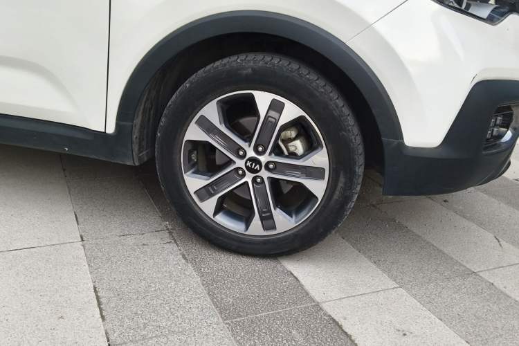 Used Kia Sportage R 2019 2.0L Automatic Smart Luxury Edition Right Front Wheel Hub
