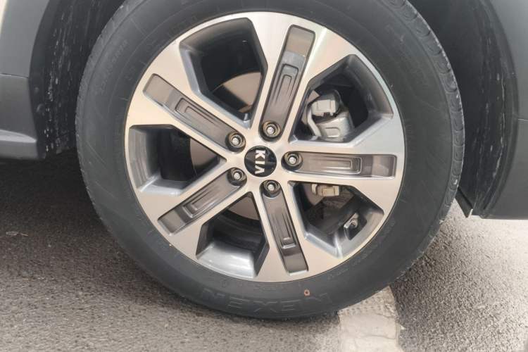 Used Kia Sportage R 2019 2.0L Automatic Smart Luxury Edition Right Front Wheel Hub