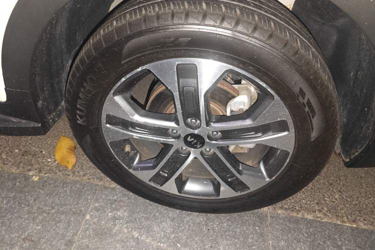 Used Kia Sportage R 2019 2.0L Automatic Smart Luxury Enhanced Edition Right Front Wheel Hub