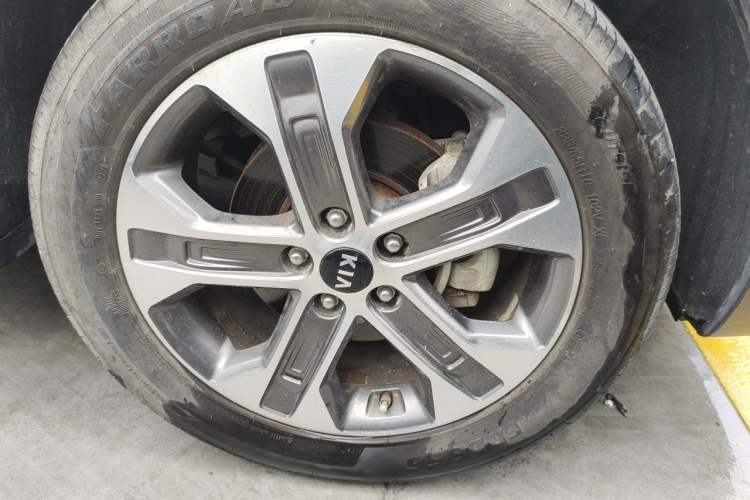 Used Kia Sportage R 2019 2.0L Automatic Smart Luxury Edition Right Front Wheel Hub
