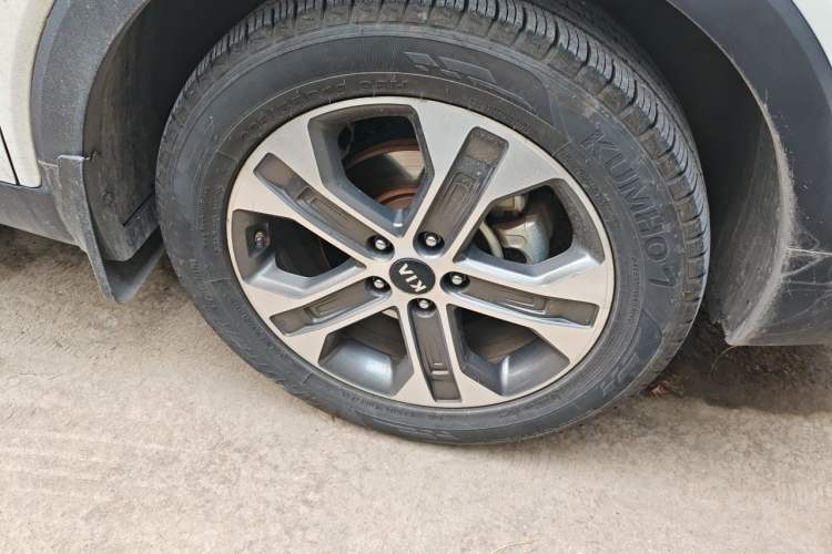 Used Kia Sportage R 2019 2.0L Automatic Smart Luxury Edition Right Front Wheel Hub