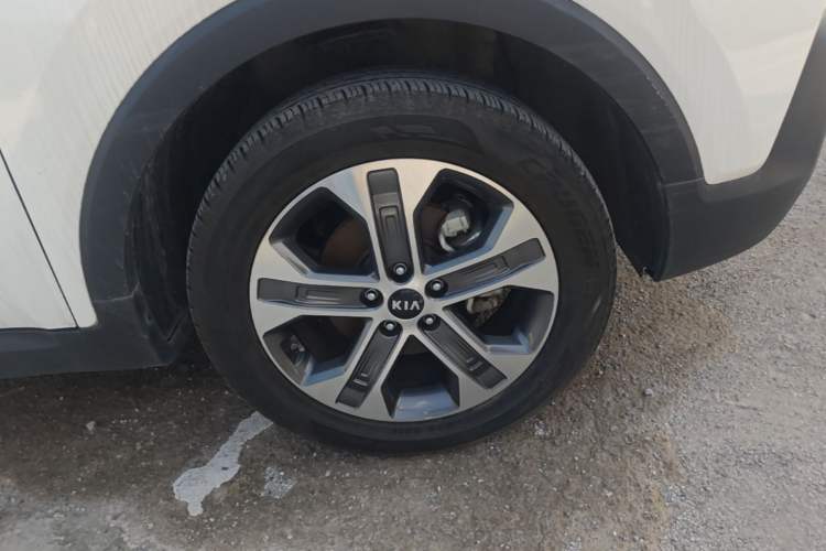Used Kia Sportage R 2019 2.0L Automatic Smart Luxury Edition Right Front Wheel Hub