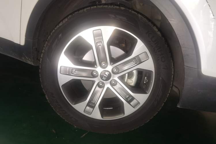 Used Kia Sportage R 2019 2.0L Automatic Smart Luxury Edition Right Front Wheel Hub