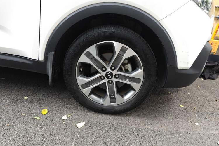 Used Kia Sportage R 2019 2.0L Automatic Smart Luxury Edition Right Front Wheel Hub