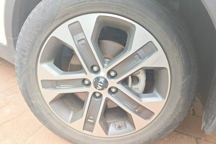 Used Kia Sportage R 2019 2.0L Automatic Smart Luxury Edition Right Front Wheel Hub