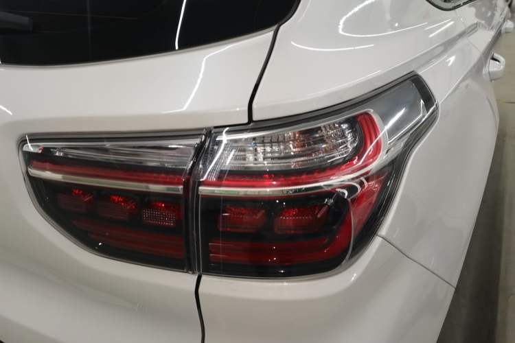 Used Kia Sportage R 2019 2.0L Automatic Smart Luxury Edition Right Rear Taillight
