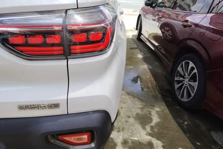 Used Kia Sportage R 2019 2.0L Automatic Smart Luxury Edition Right Rear Taillight