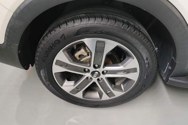 Used Kia Sportage R 2019 2.0L Automatic Smart Luxury Edition Right Rear Wheel Hub