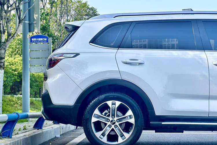 Used Kia Sportage R 2019 2.0L Automatic Smart Luxury Edition Right Rear Wheel Hub