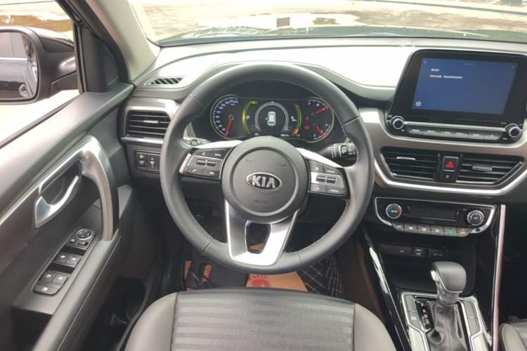 Used Kia Sportage R 2019 2.0L Automatic Smart Luxury Edition Steering Wheel