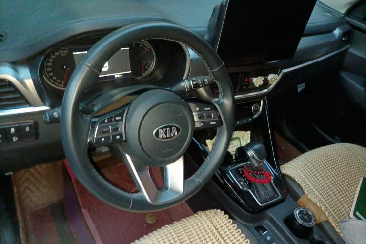 Used Kia Sportage R 2019 2.0L Automatic Smart Luxury Edition Steering Wheel
