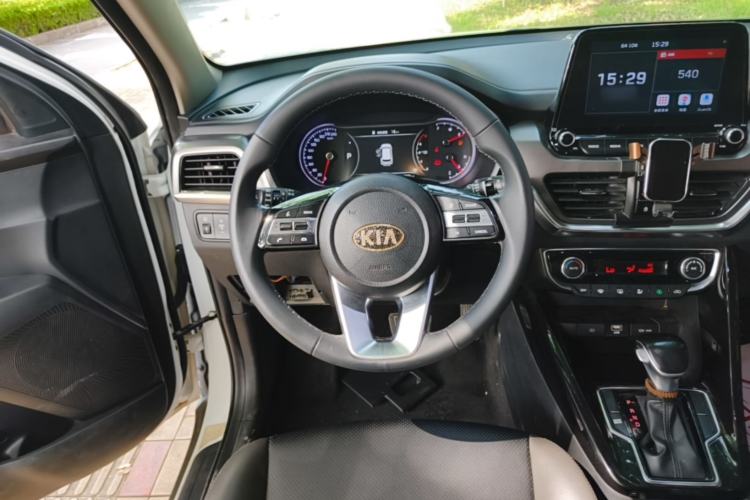 Used Kia Sportage R 2019 2.0L Automatic Smart Luxury Edition Steering Wheel