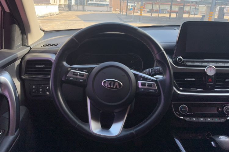Used Kia Sportage R 2019 2.0L Automatic Smart Luxury Edition Steering Wheel