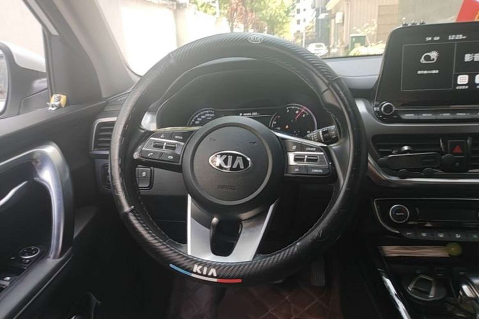 Used Kia Sportage R 2019 2.0L Automatic Smart Luxury Edition Steering Wheel