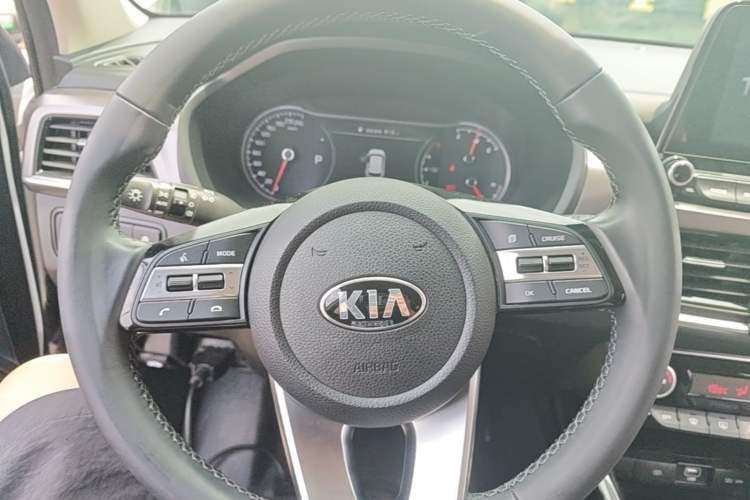 Used Kia Sportage R 2019 2.0L Automatic Smart Luxury Edition Steering Wheel