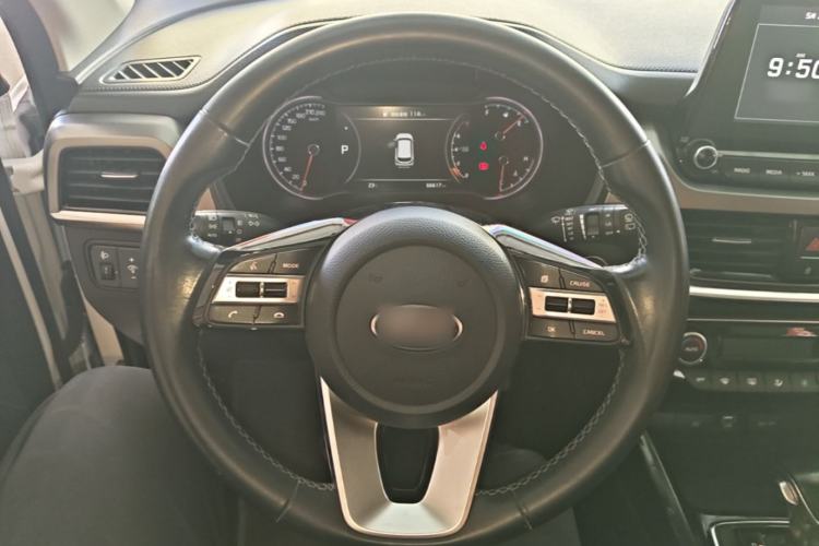 Used Kia Sportage R 2019 2.0L Automatic Smart Luxury Edition Steering Wheel