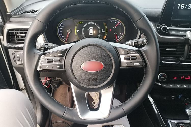 Used Kia Sportage R 2019 2.0L Automatic Smart Luxury Edition Steering Wheel