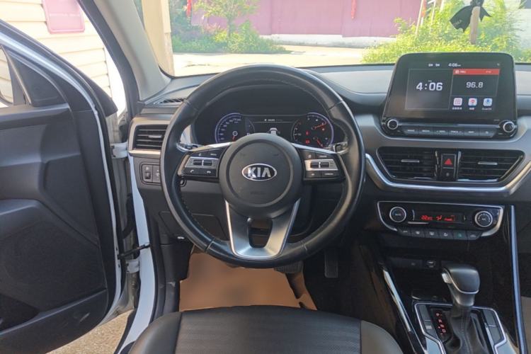 Used Kia Sportage R 2019 2.0L Automatic Smart Luxury Edition Steering Wheel