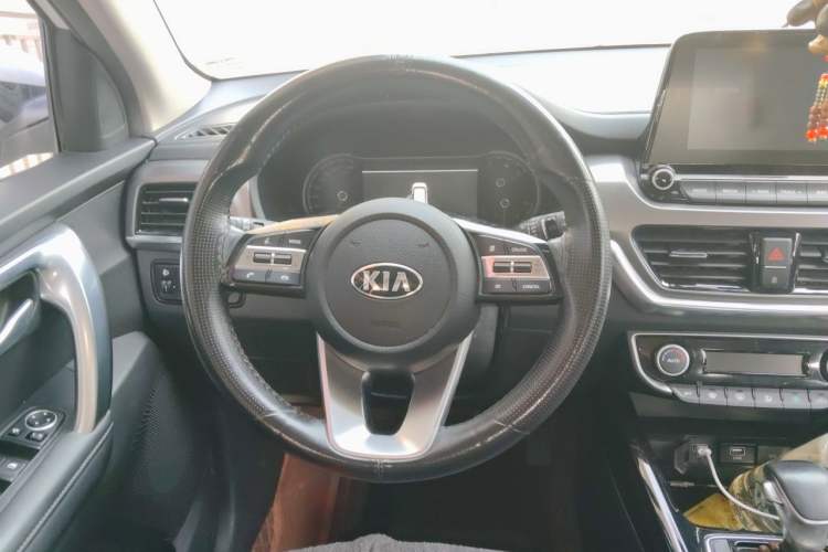 Used Kia Sportage R 2019 2.0L Automatic Smart Luxury Edition Steering Wheel