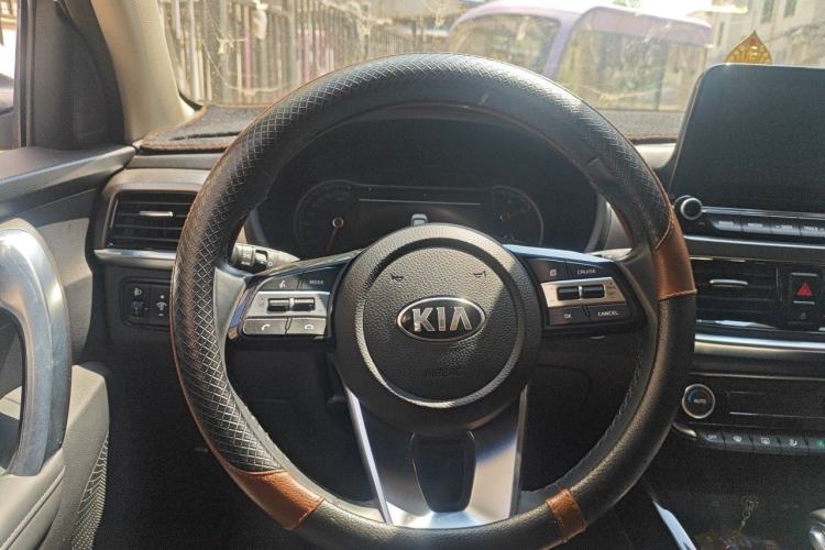 Used Kia Sportage R 2019 2.0L Automatic Smart Luxury Edition Steering Wheel
