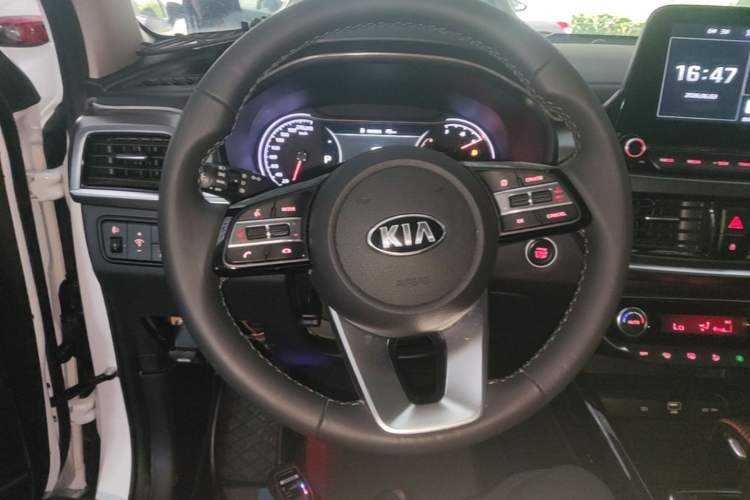 Used Kia Sportage R 2019 2.0L Automatic Smart Luxury Edition Steering Wheel
