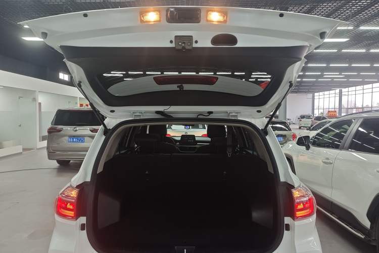 Used Kia Sportage R 2019 2.0L Automatic Smart Luxury Edition Trunk