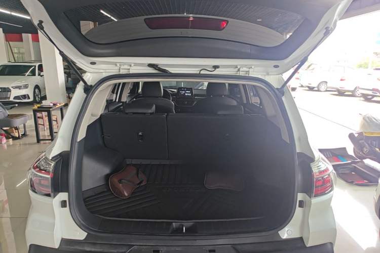 Used Kia Sportage R 2019 2.0L Automatic Smart Luxury Edition Trunk