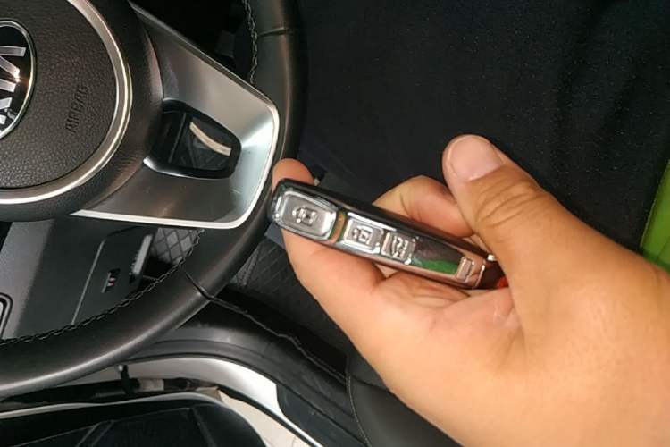 Used Kia Sportage R 2019 2.0L Automatic Smart Luxury Edition Vehicle Key